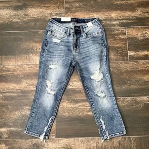 Judy Blue mid rise skinny fit capri 5/27